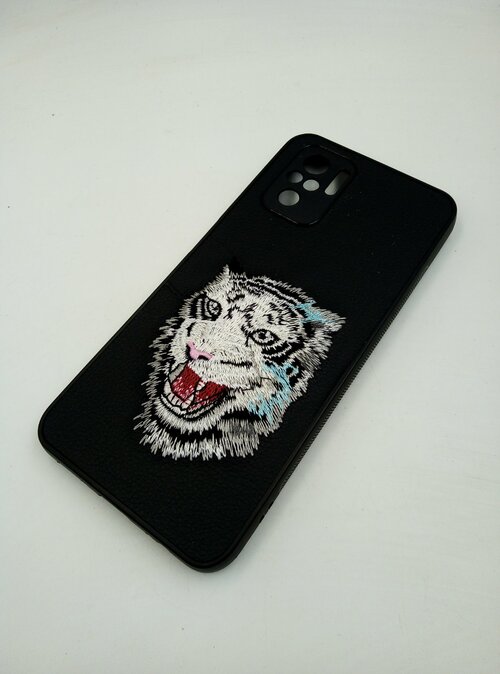 Накладка Xiaomi Poco C55/Redmi 12C черно-белый с вышивкой и защитой камеры силикон+кожа Животные Тигр