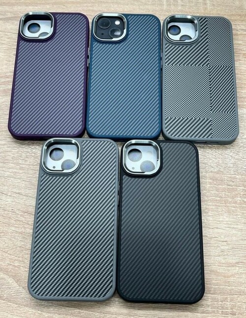 Накладка Apple iPhone 15 Pro серый силикон+пластик SafeMag Карбон Квадратные узоры