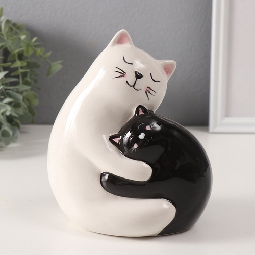 Копилка «Кошачьи объятия»