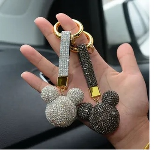 Брелок Микки объемный стразы