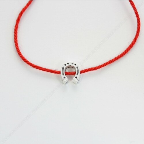 Браслет красная нить Подкова