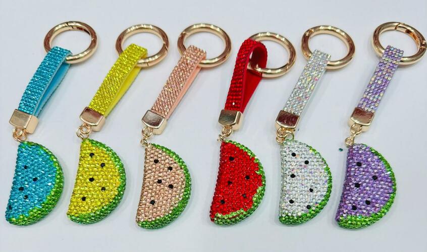 Брелок Долька арбуза объемная стразы