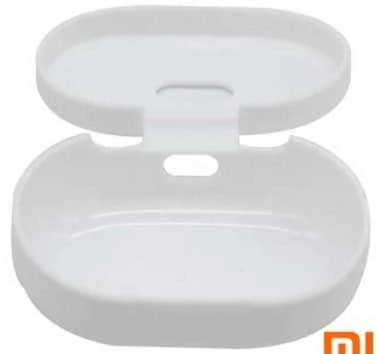 Чехол для наушников Xiaomi AirDots PRO Silicone Case без лого силикон, белый с карабином