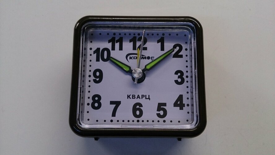 Настольные часы будильник кварцевые No brand 058