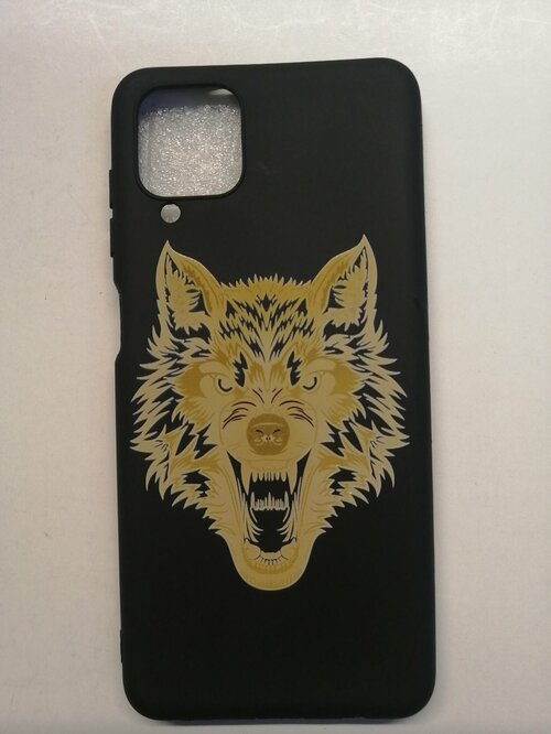 Накладка Apple iPhone 13 черный матовый с защитой камеры силикон Животные Волк голова желтая